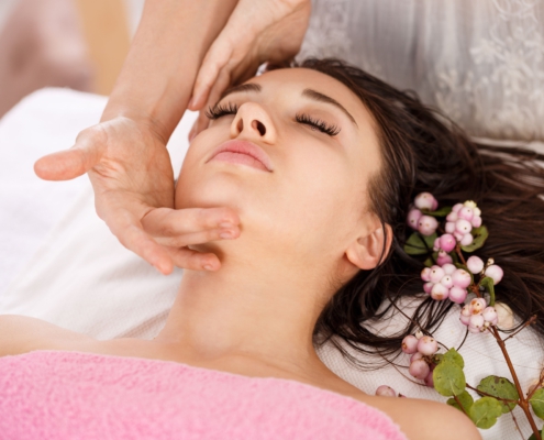 Rücken-Nacken-Kopf Massage
